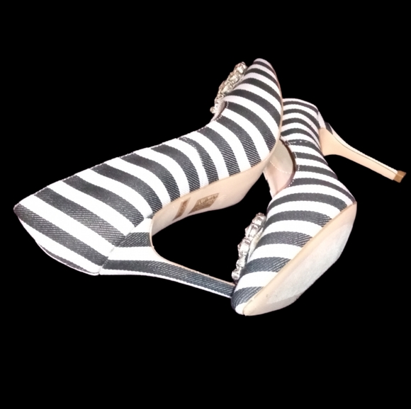 LAUREN LORRAINE BROCHE POINTED TOE PUMPS - Picture 2 of 7